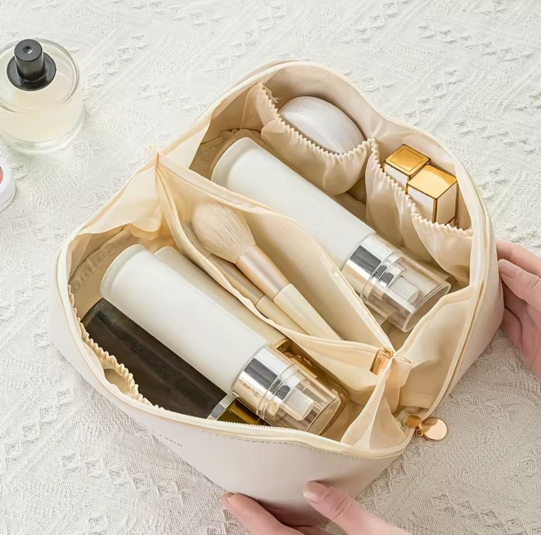 All-in-one minimalist makeup bag