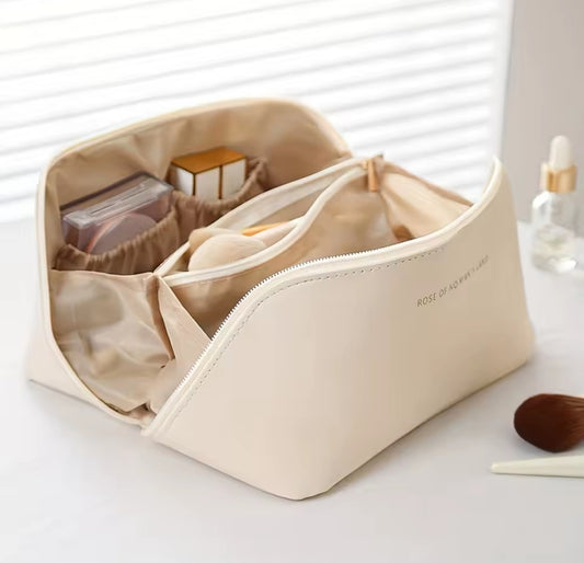 All-in-one minimalist makeup bag
